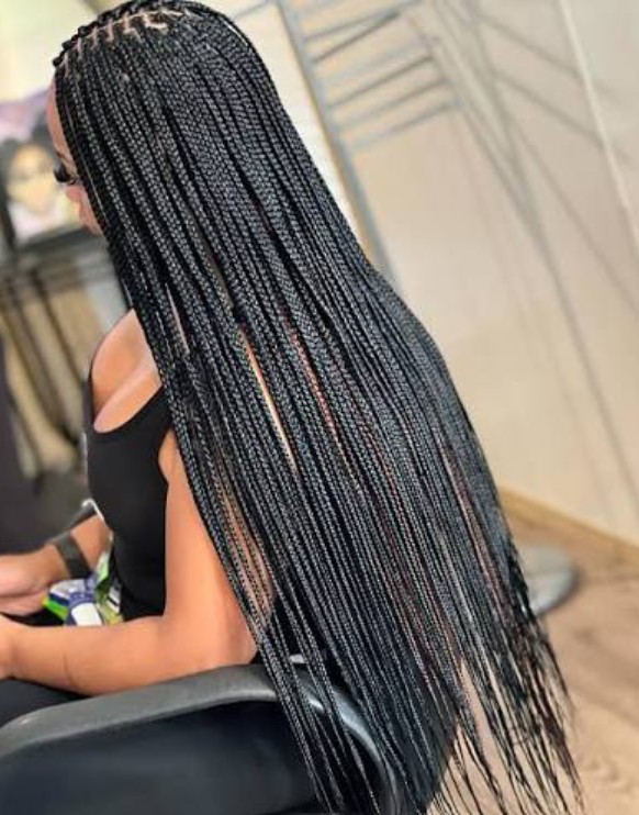 SMALL SINGLE BRAIDS